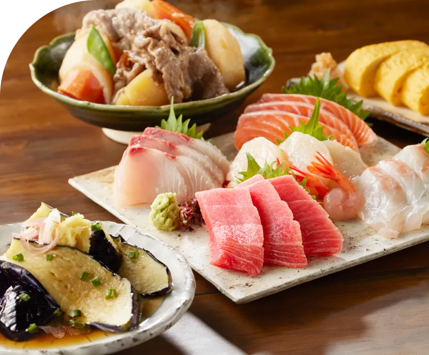 お刺身・卵焼き・茄子の揚げびたしなどの和食