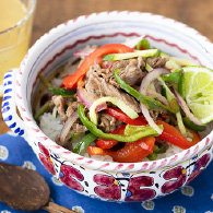 牛肉とパプリカのライム丼