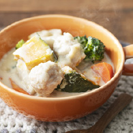 ゴロゴロ野菜と焼売の豆乳チーズスープ