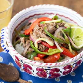 牛肉とパプリカのライム丼