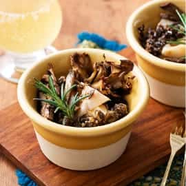 レンコンときのこのザクザクオリーブ焼き