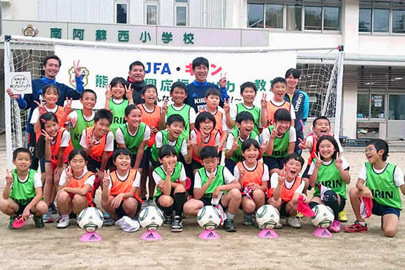 JFA・キリン熊本復興応援サッカー教室の様子